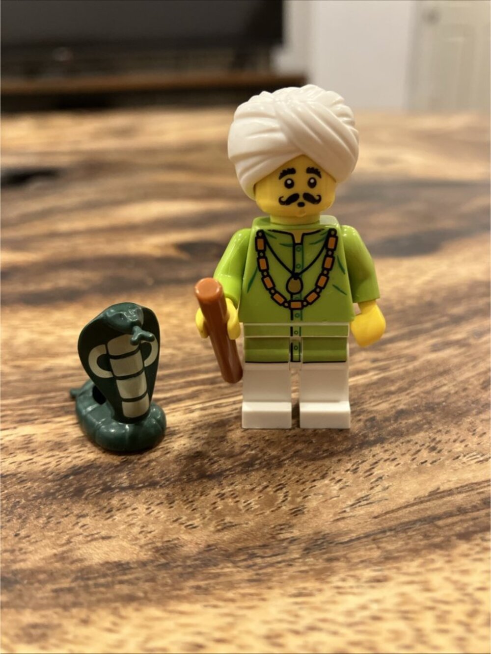 Lego Minifigure ( Authentic )